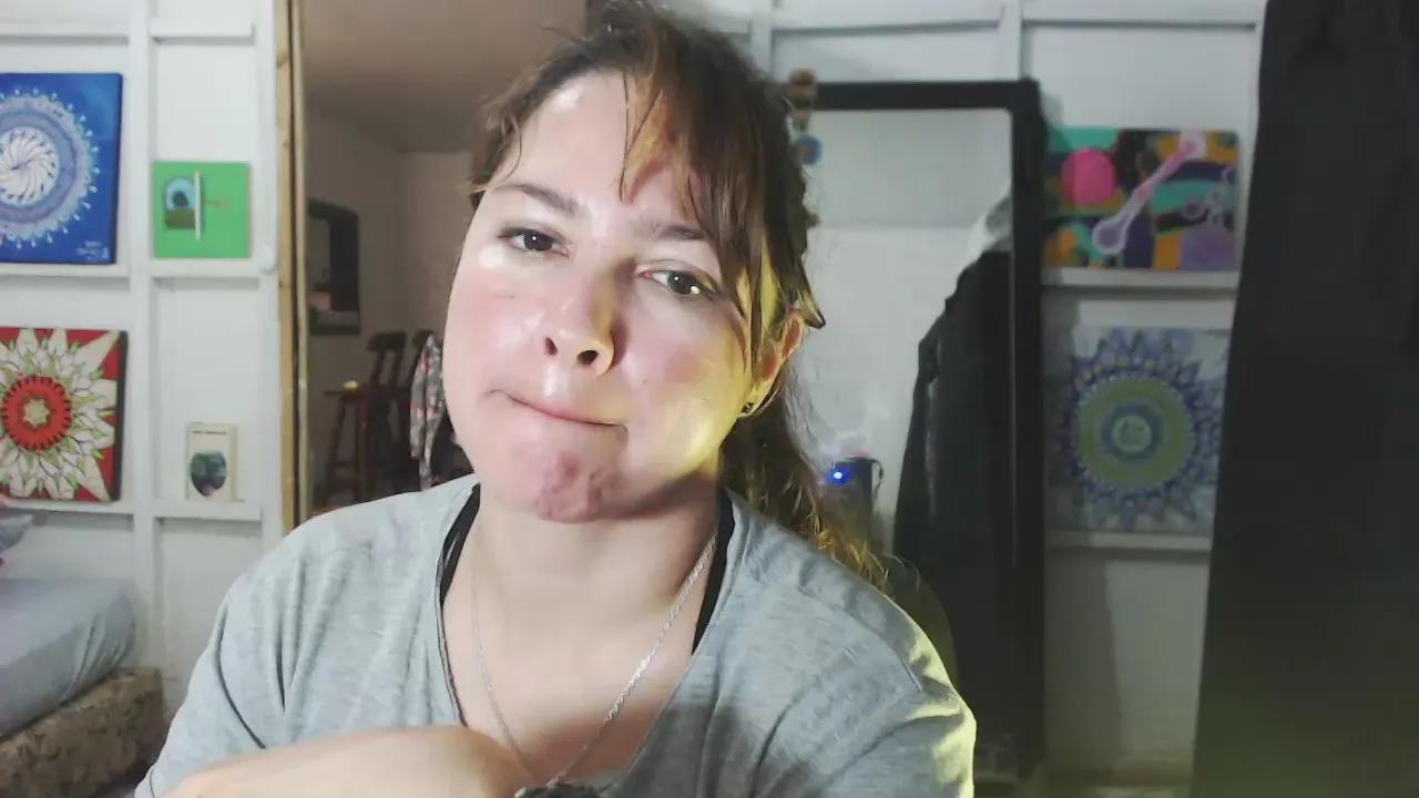 Offline Chiaraferrara on Cam4