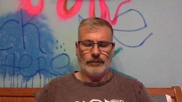 chicogijon40 on Cam4 