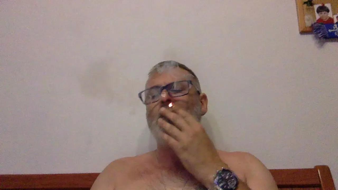 chicogijon40 on Cam4 