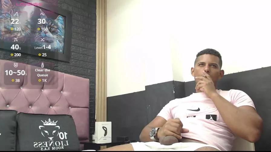 Chris_Dick99 on Cam4 
