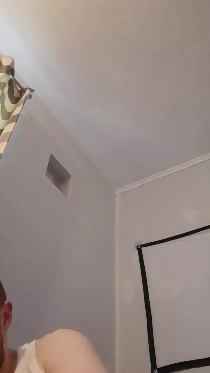 Offline Chrissysissy3 on Cam4