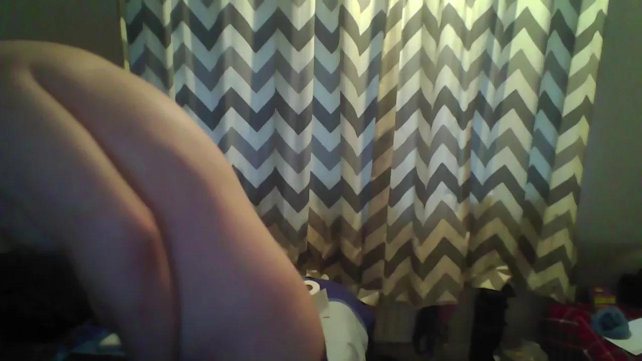 Offline Chrissysissy3 on Cam4