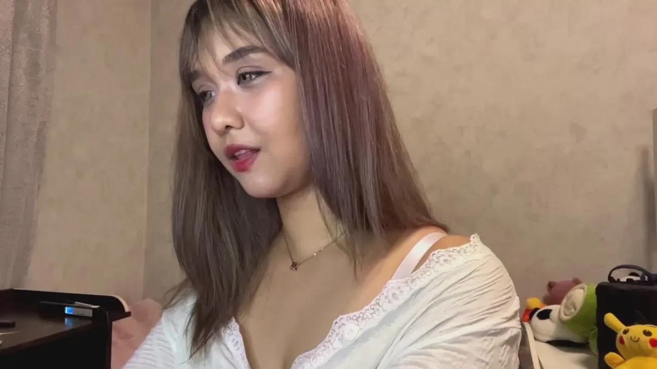 ChristiSoverns —  #amateur #pussy #squirt #feet #anal #ass #masturbation