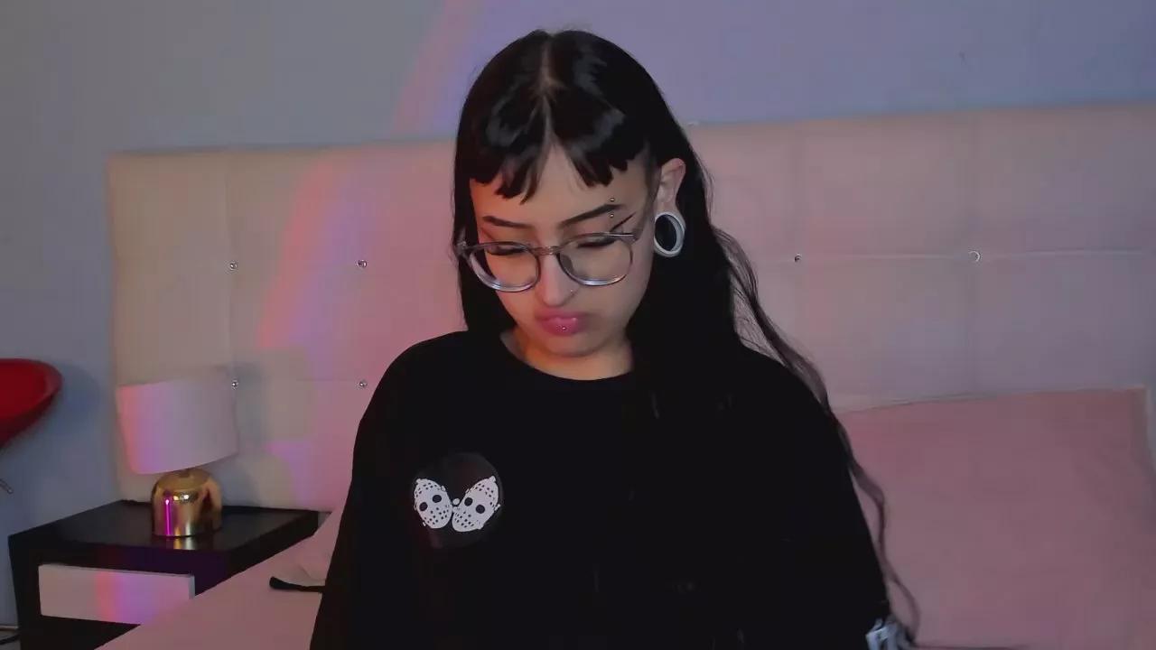 Offline Cintya_Kros on Cam4