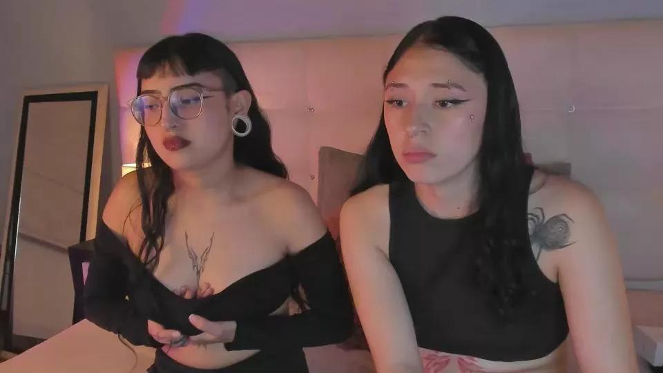 Offline Cintya_Kros on Cam4