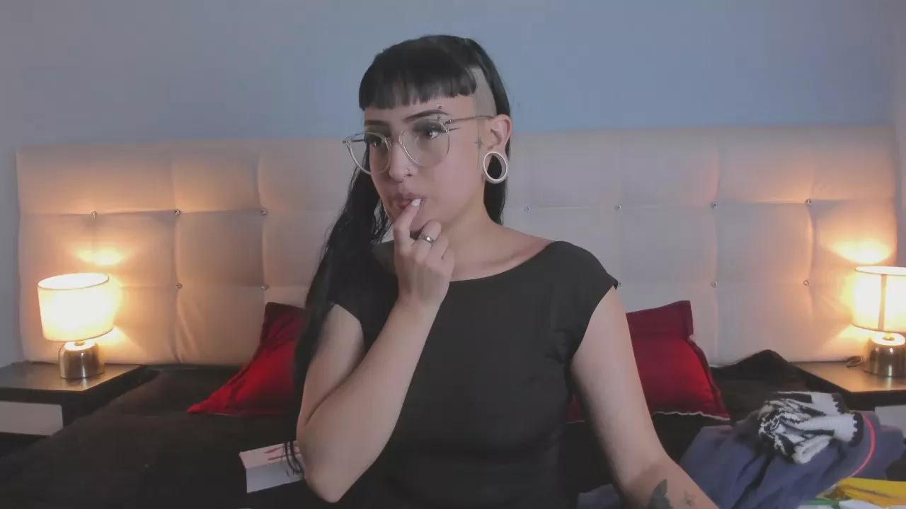 Offline Cintya_Kros on Cam4