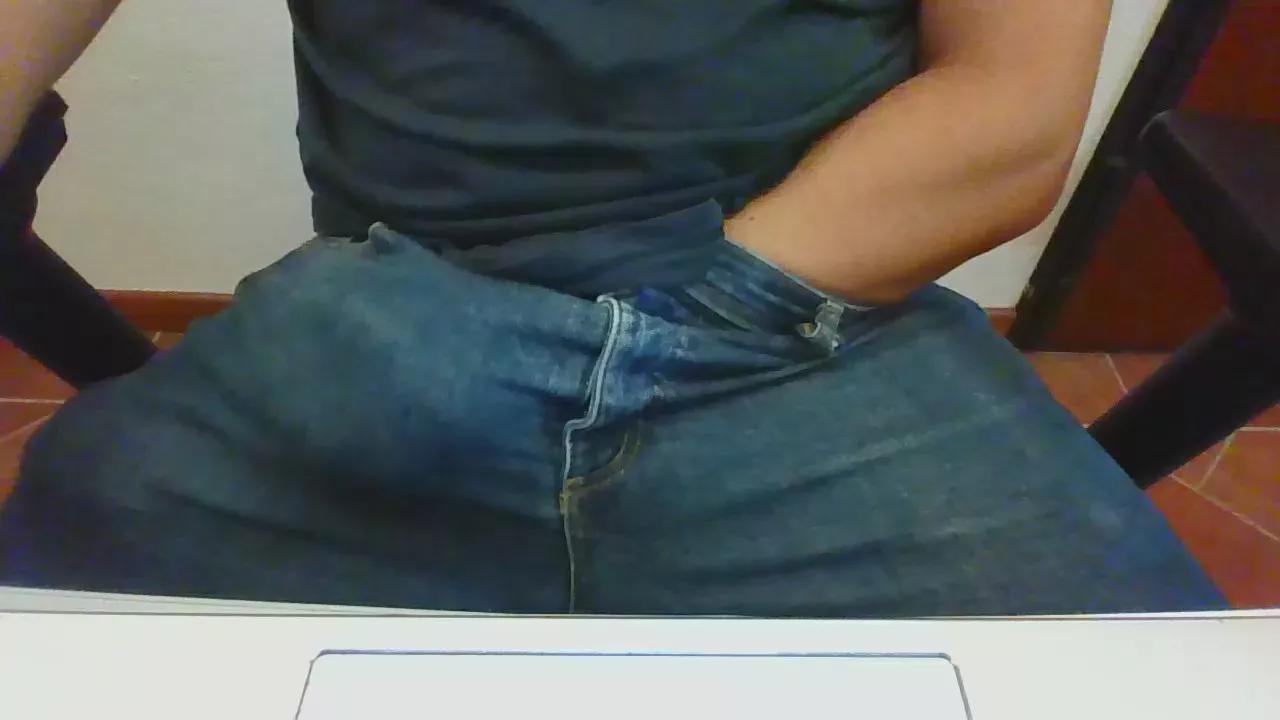 cockandbelly on Cam4 
