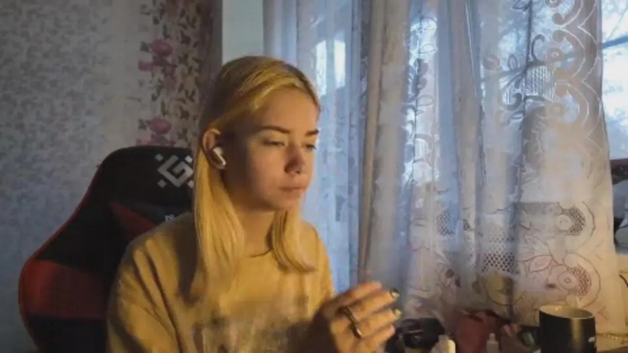 ColeenElman —  #spanking #feet #femdom #schoolgirl #cute #bdsm #amateur