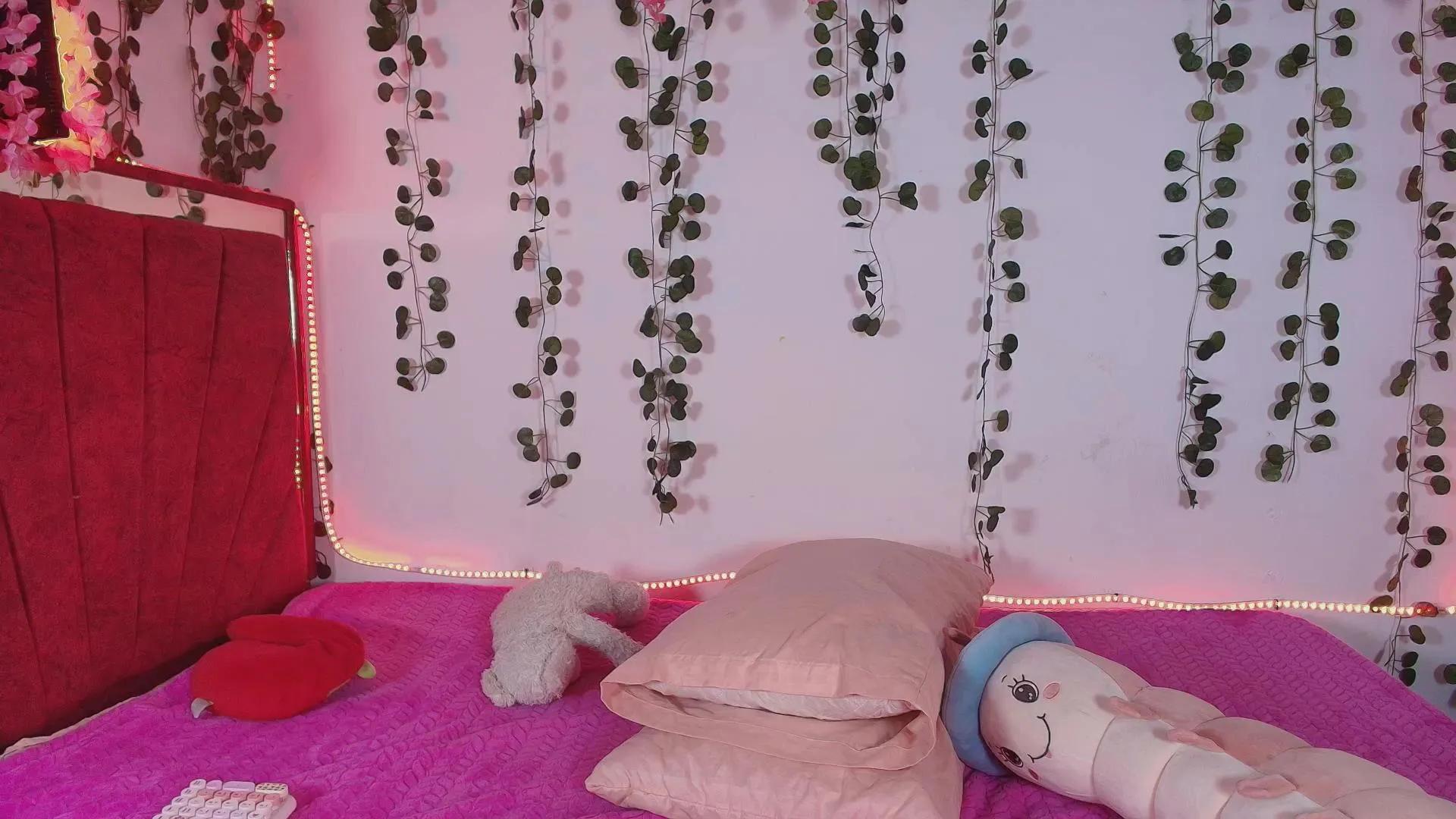 Offline Collins_Daph on Cam4