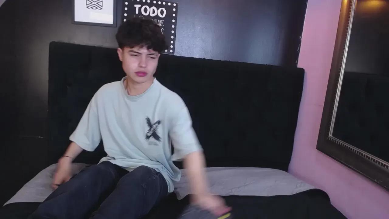 CollinStonee on Cam4 