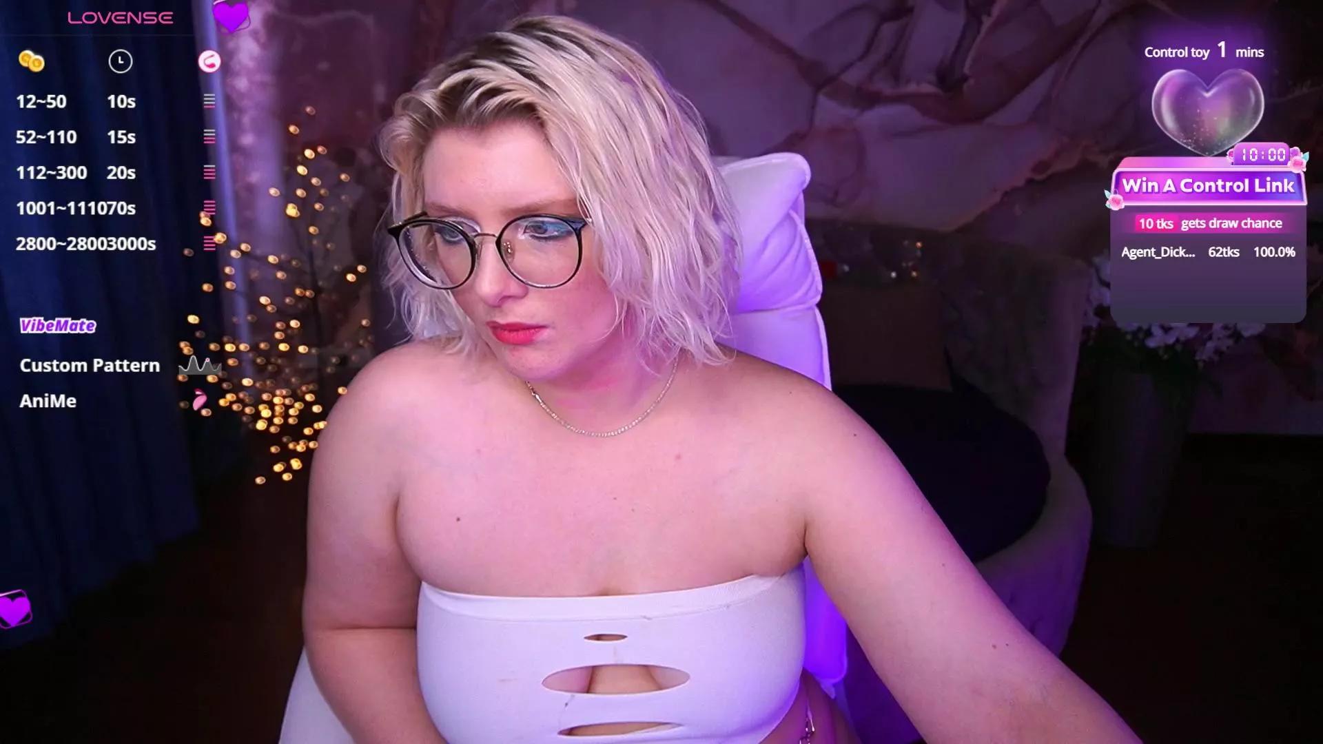 CoolTatis on Cam4 