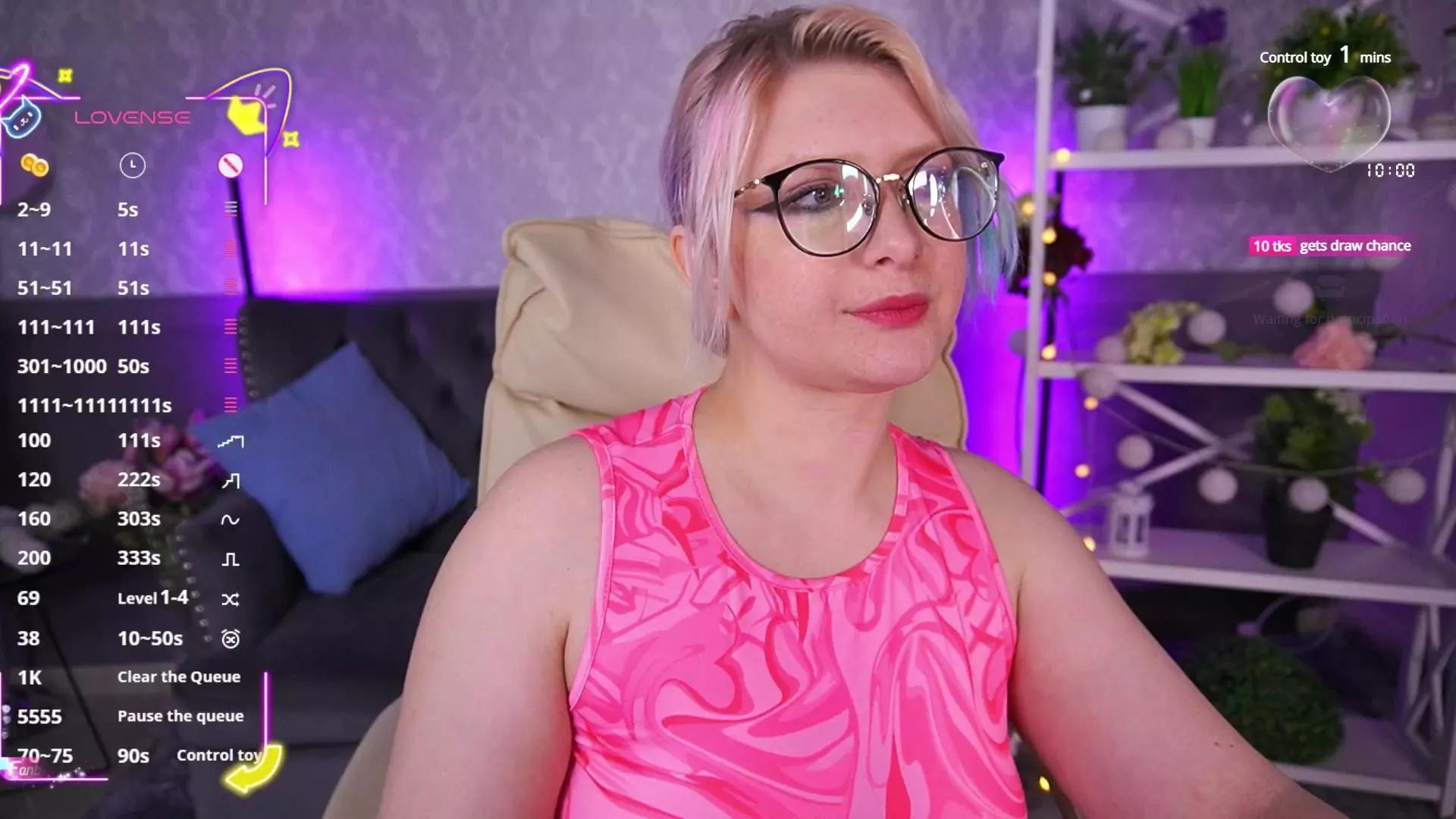 CoolTatis on Cam4 