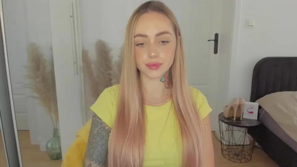Offline Coralie_Classy on Cam4
