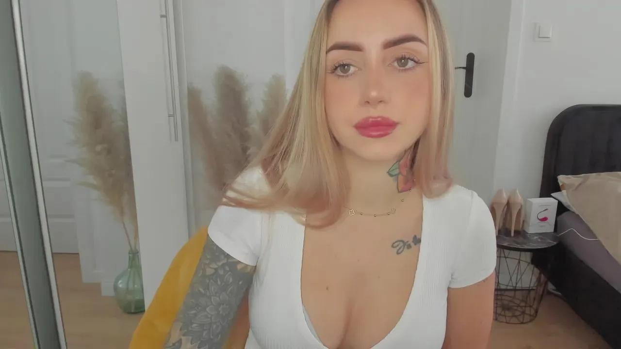 Offline Coralie_Classy on Cam4