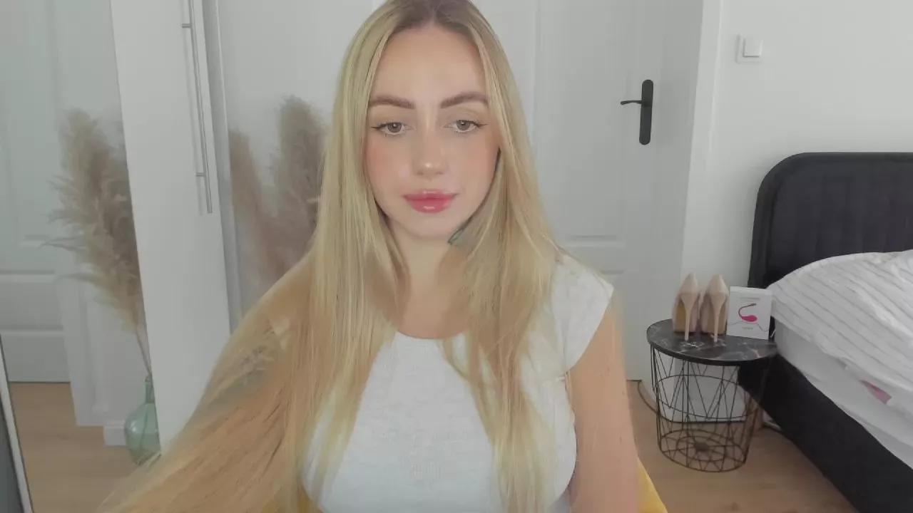 Offline Coralie_Classy on Cam4