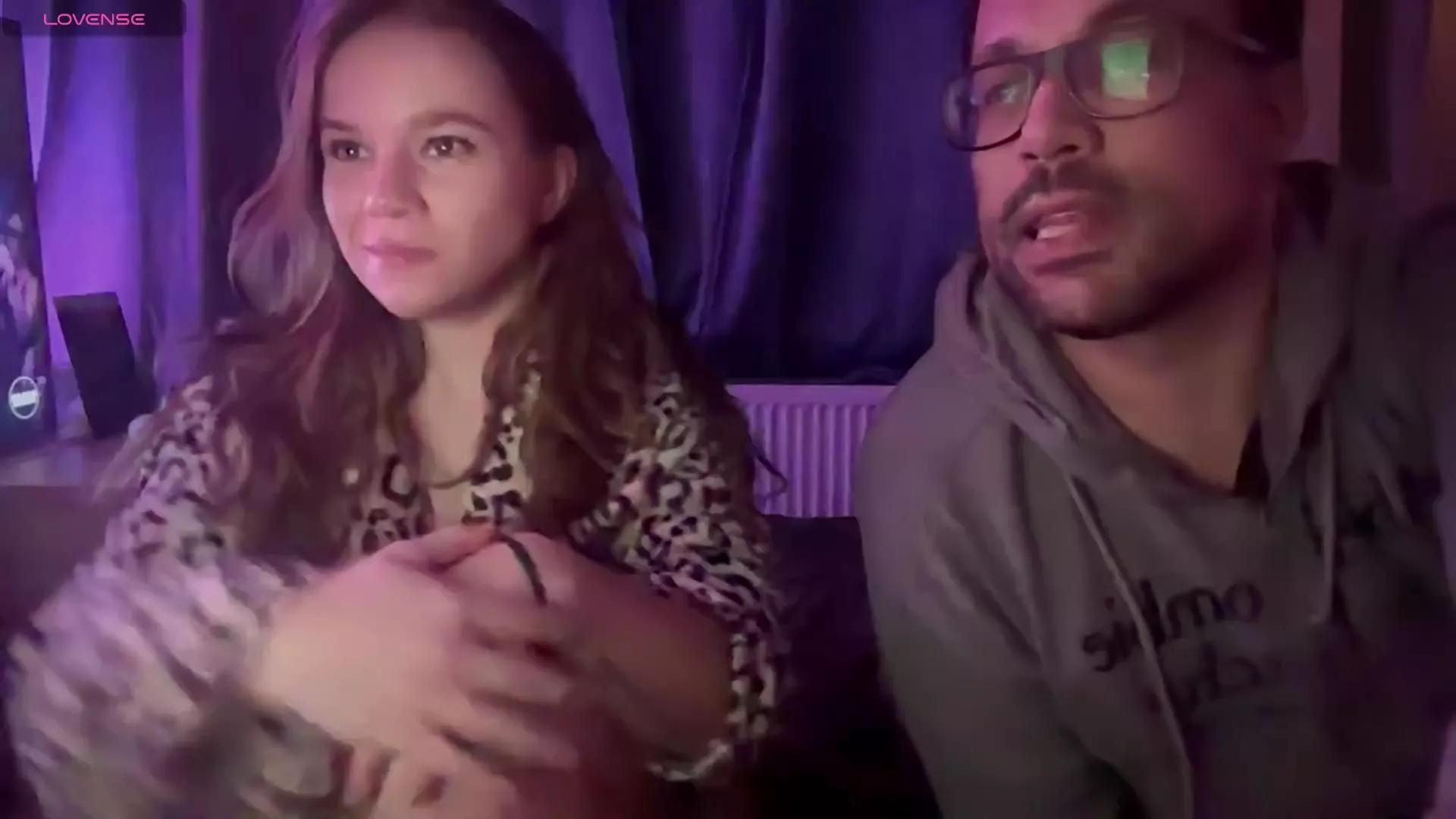 Offline Couple_D_and_A on Cam4