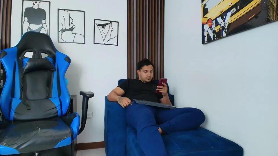 Avatar of couplee_horny