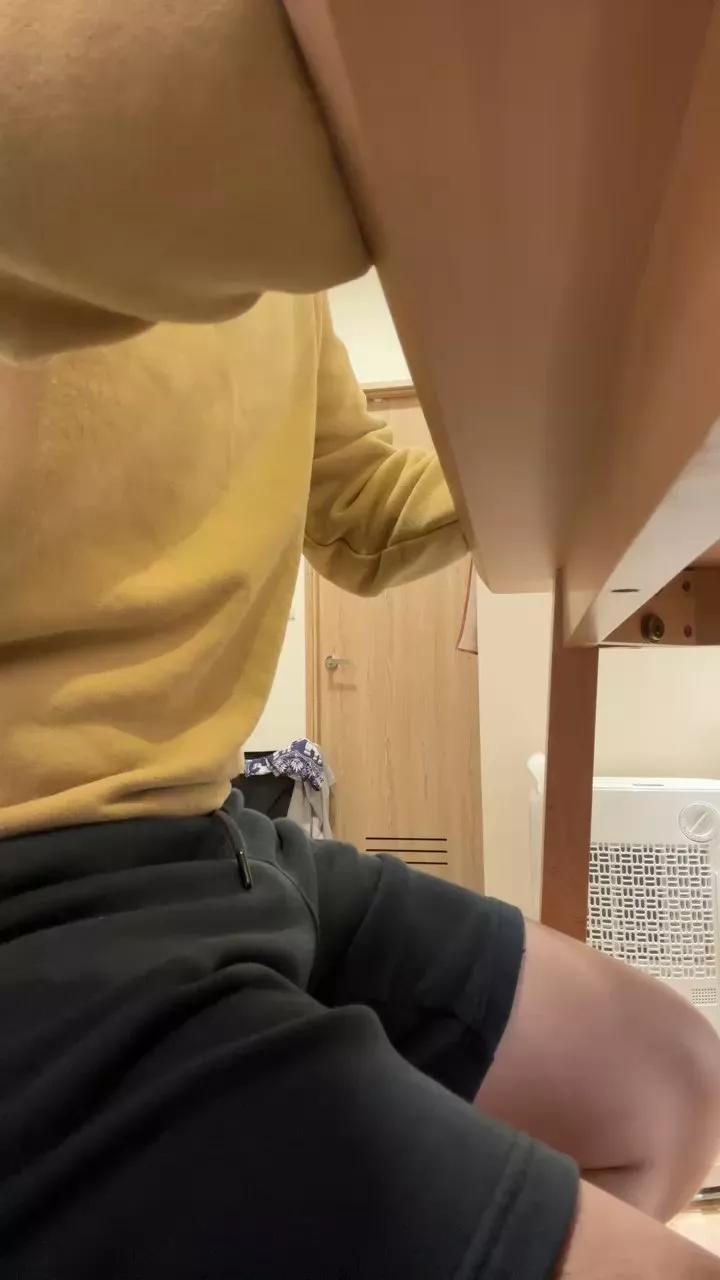 Offline Crayon_ on Cam4