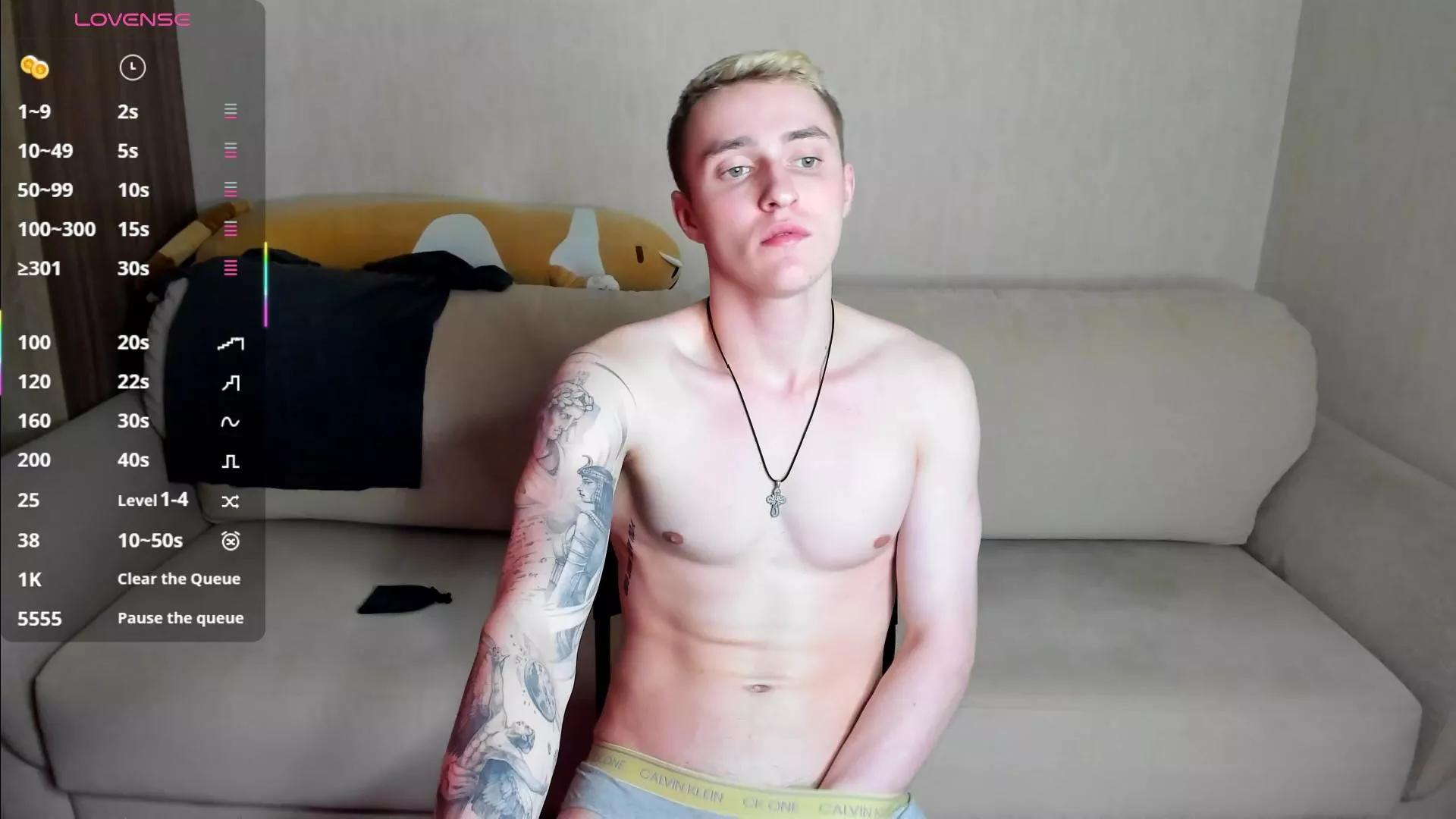 Offline crazybottom99 on Cam4