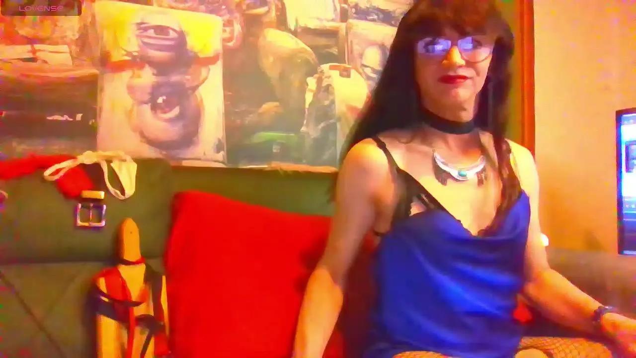 Offline CrazyJuny on Cam4