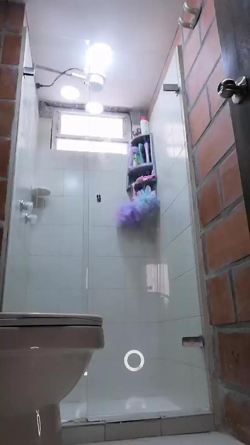 CrazyMom69 on Cam4 