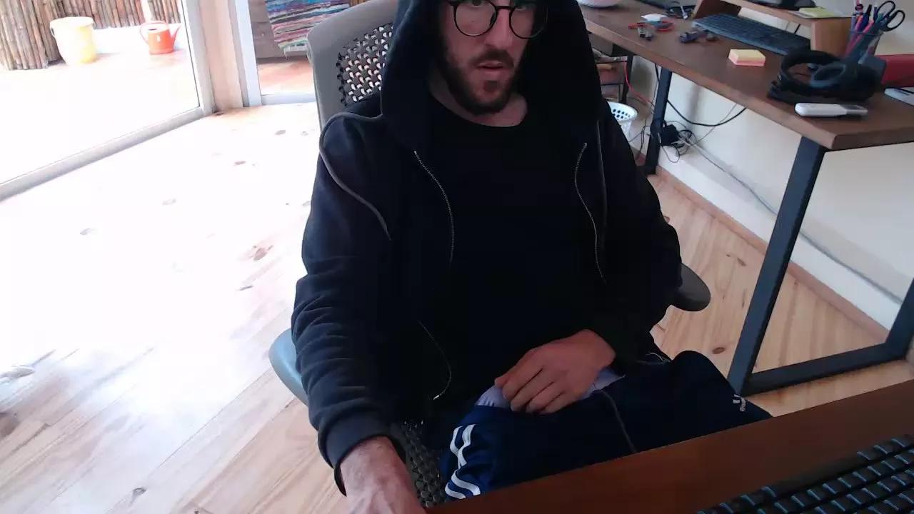 Offline cuiar_punx on Cam4