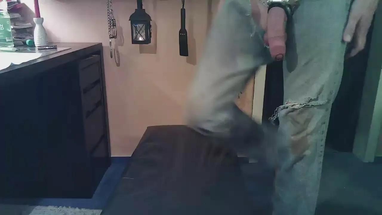Offline Cumslave76 on Cam4