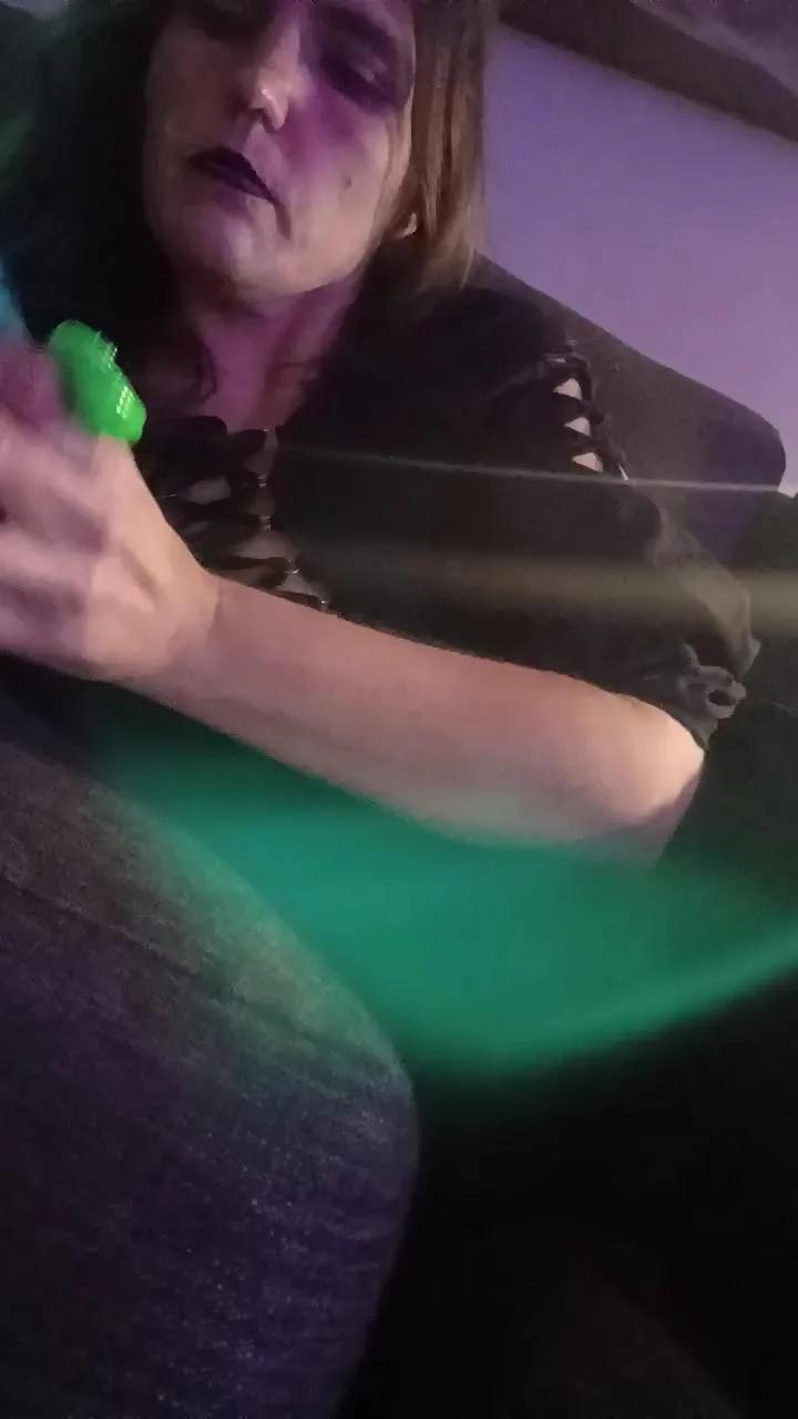 Offline CumulusKitten on Cam4