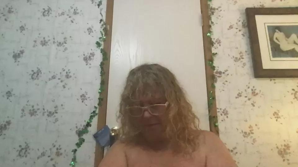 curvygranny1972 on Cam4 