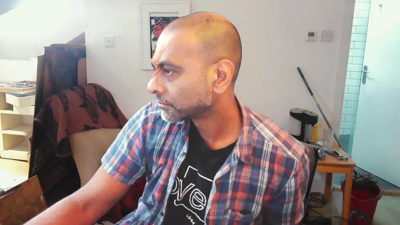 D_W_Londonboy on Cam4 