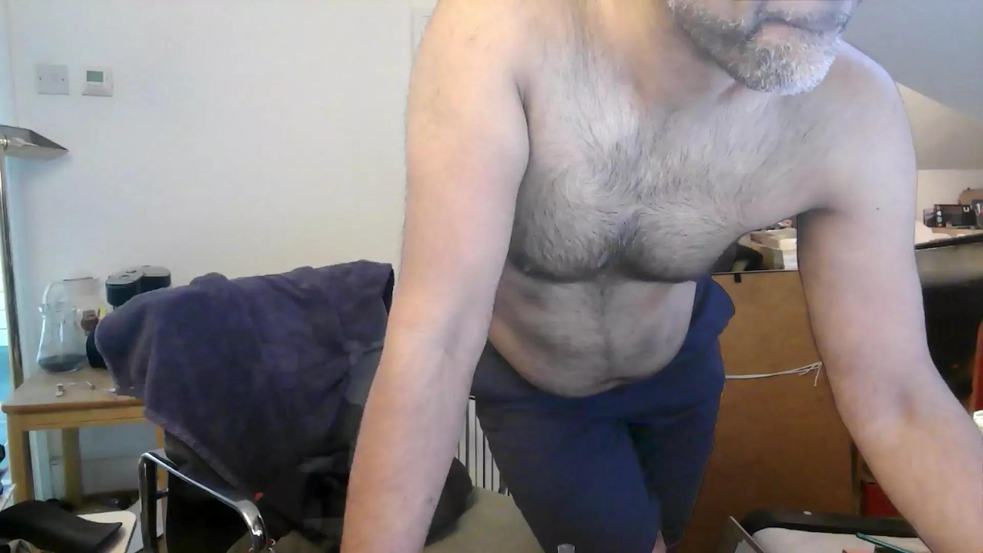 D_W_Londonboy on Cam4 