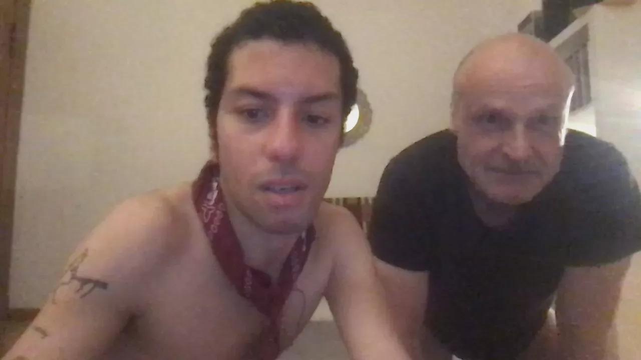 dadandson21 on Cam4 