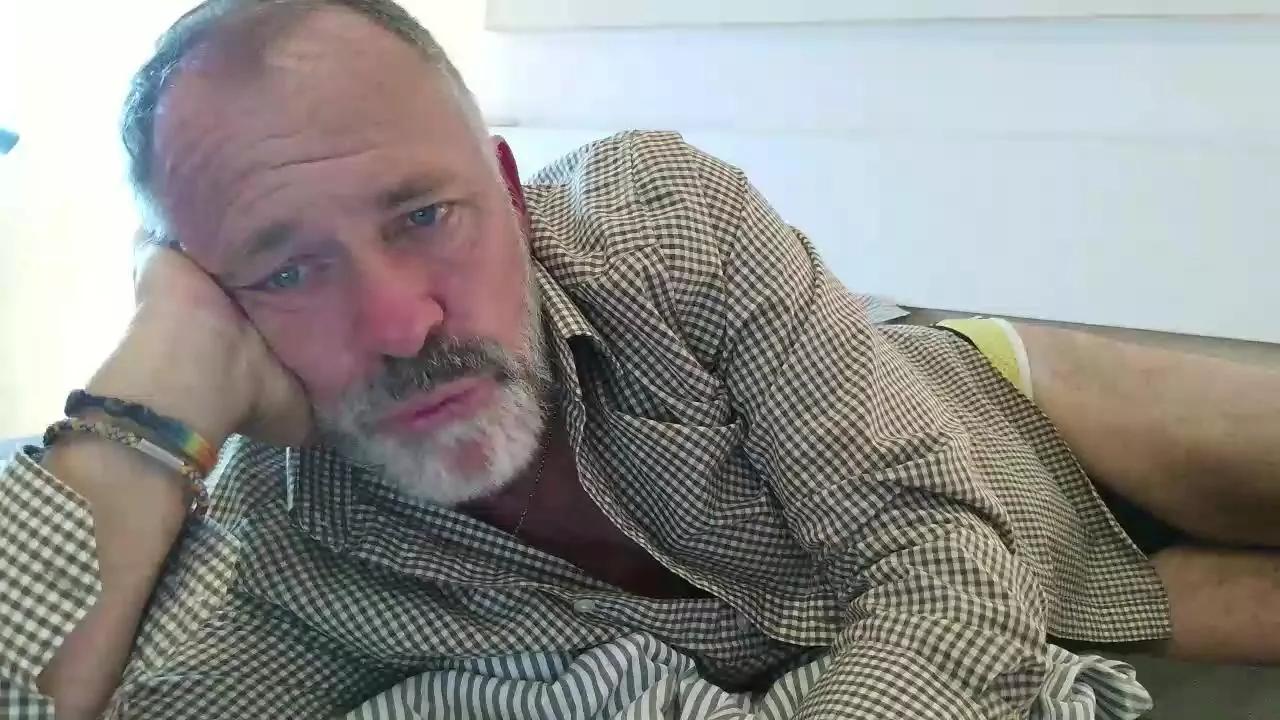 Daddybearvlc on Cam4 