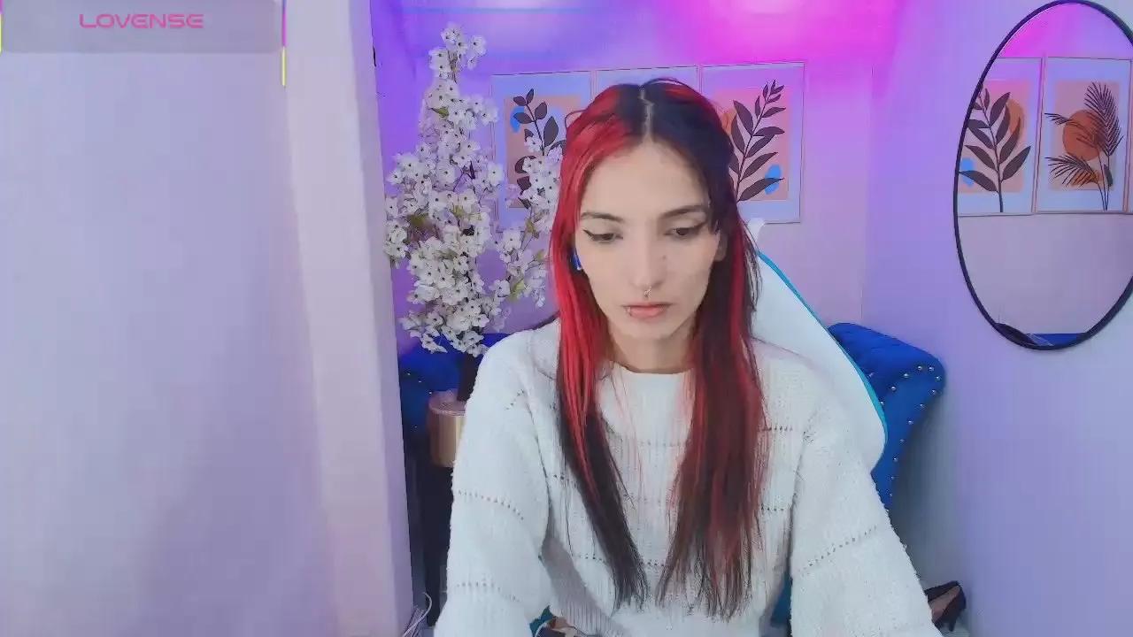 Offline Dafne_huges on Cam4