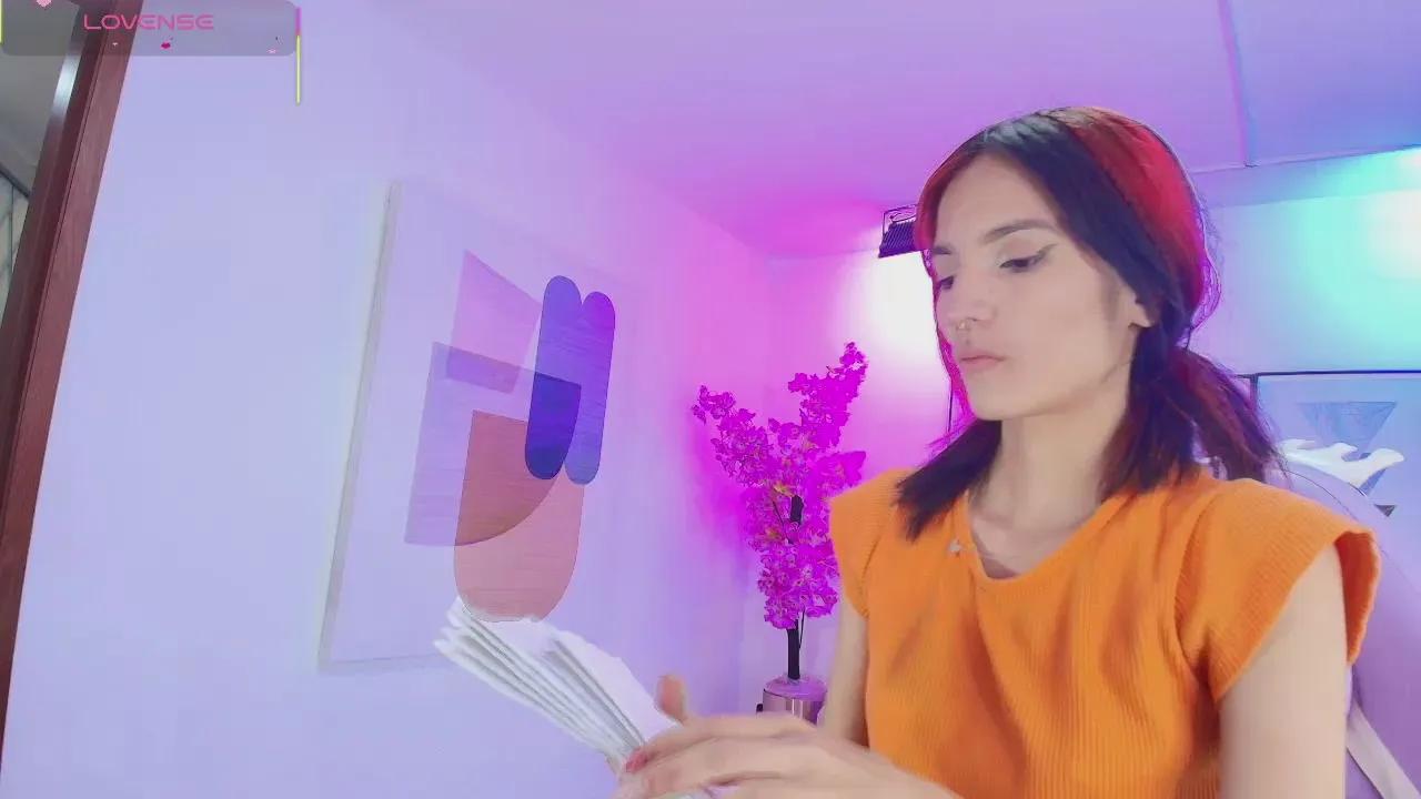 Offline Dafne_huges on Cam4