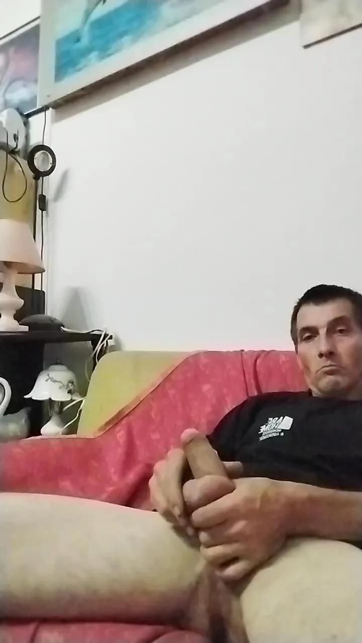 Offline davidgarmin4 on Cam4