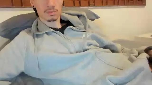 Offline digbreed on Cam4