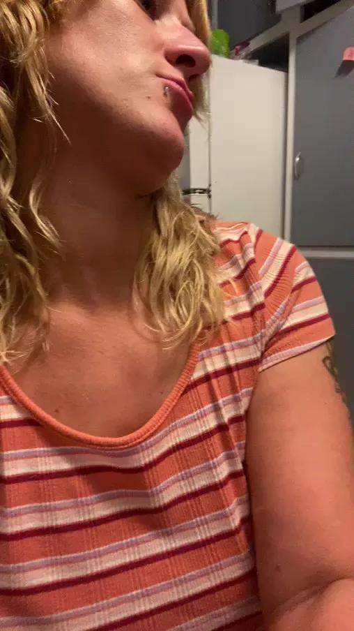 Dildoswgaggins on Cam4 