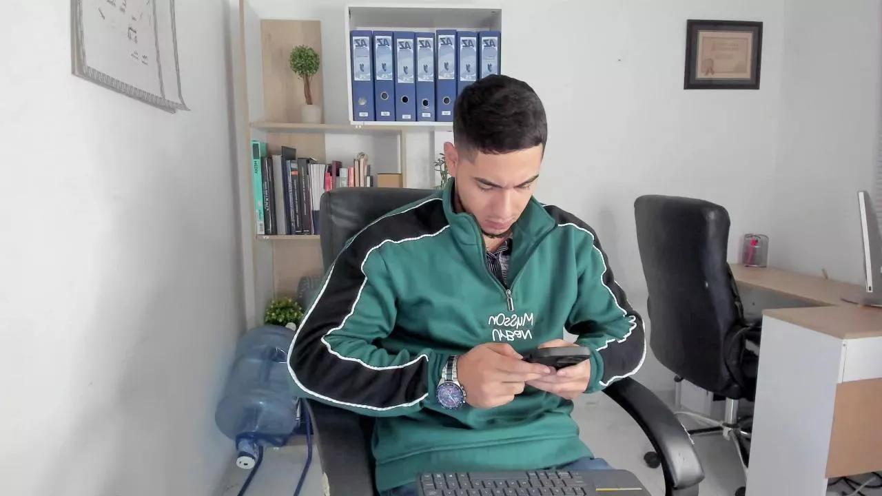 dimitri_coleman on Cam4 