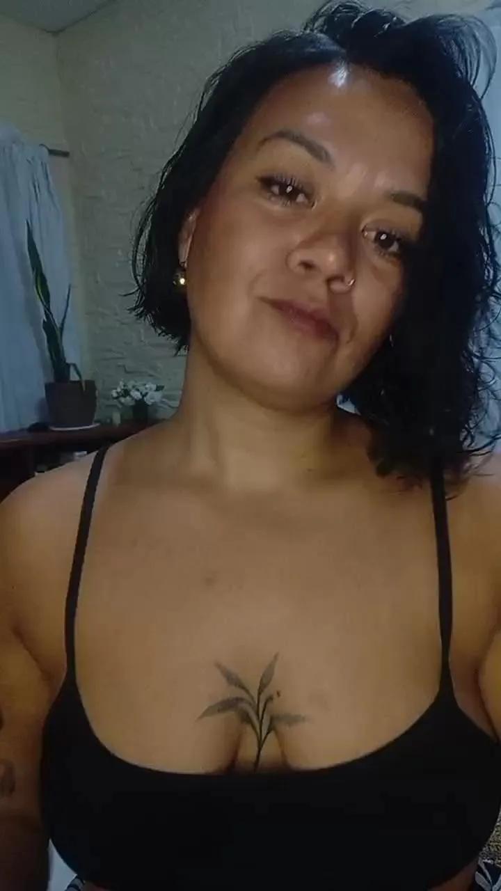 dirtyhanna — Freechat on Cam4