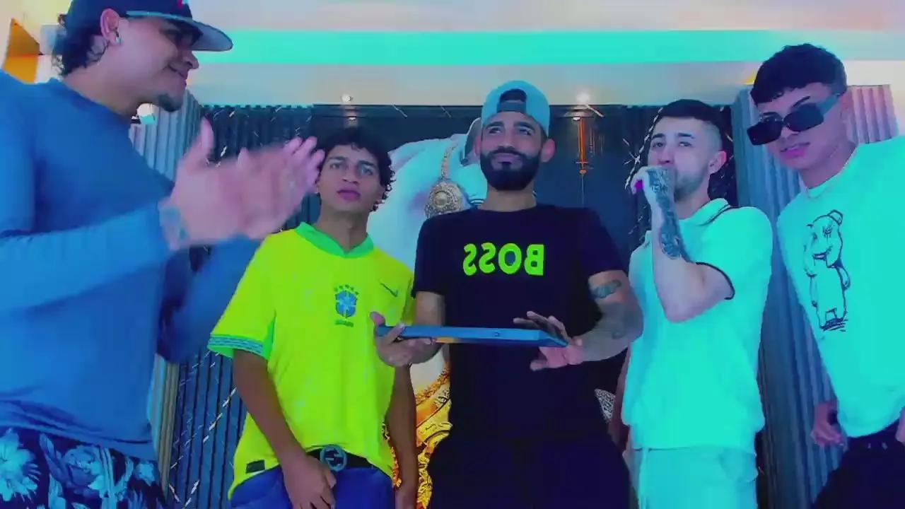 Offline Dominic_Max on Cam4