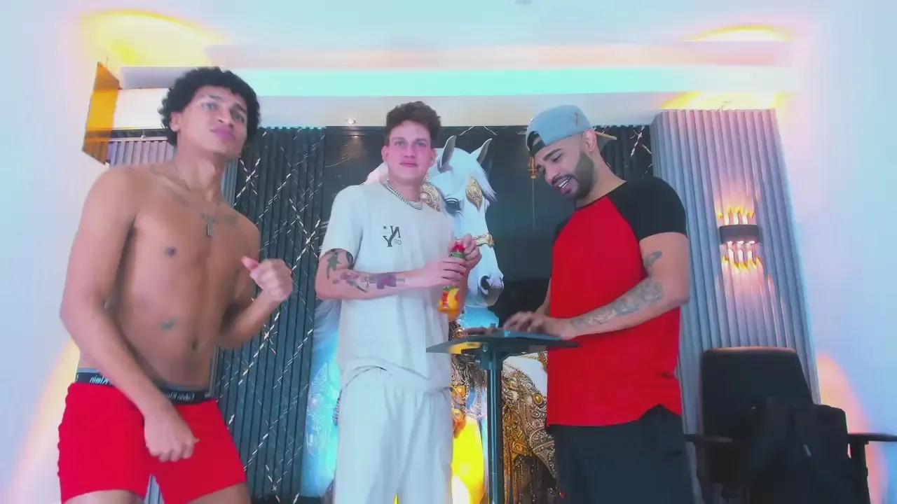 Offline Dominic_Max on Cam4