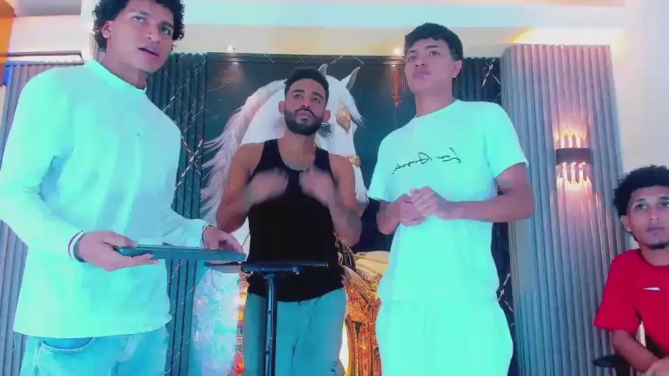 Offline Dominic_Max on Cam4