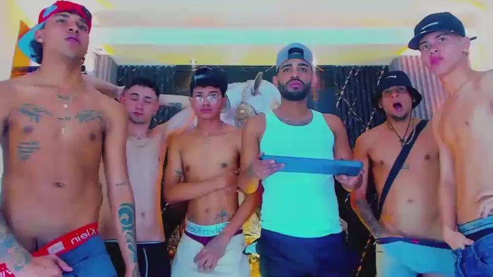 Offline Dominic_Max on Cam4