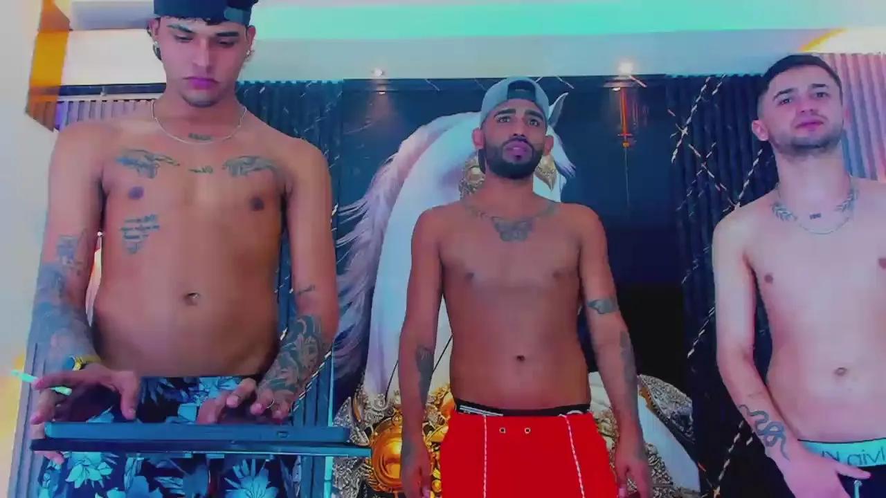 Offline Dominic_Max on Cam4