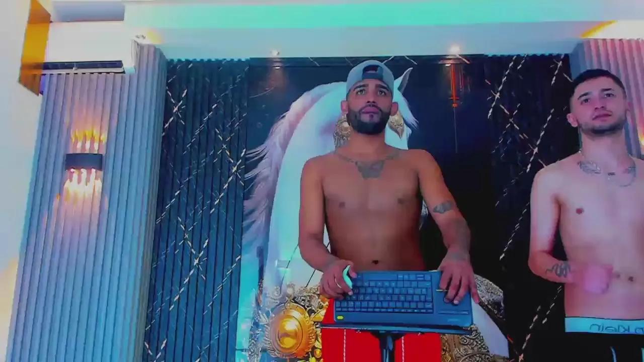 Offline Dominic_Max on Cam4