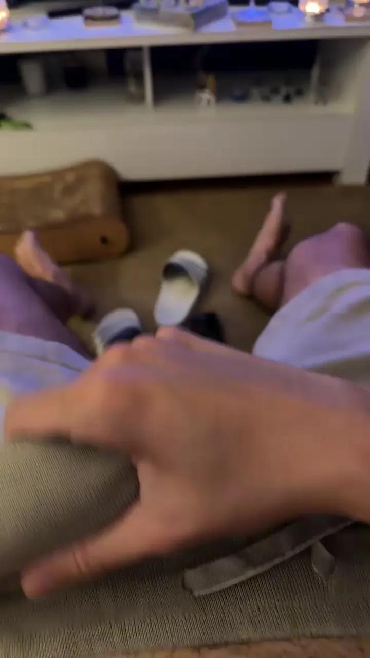 Offline dot_feet on Cam4