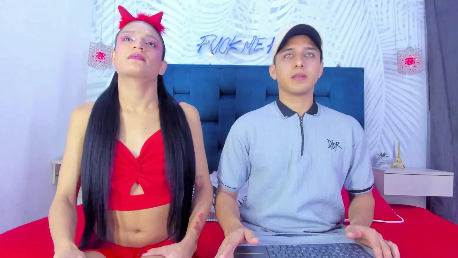 Dual_Desire —  #squirt #bigass #deepthroat #smoke #anal #pee #threesome