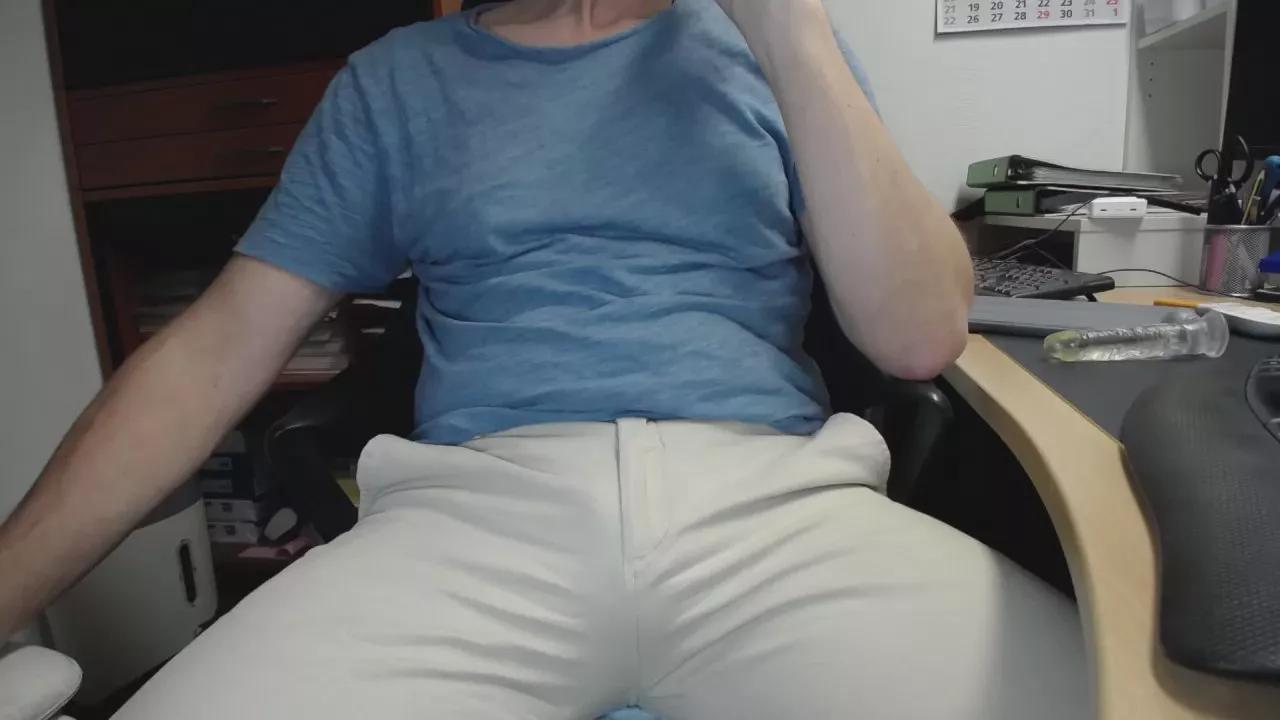 Offline duderuhornyx on Cam4