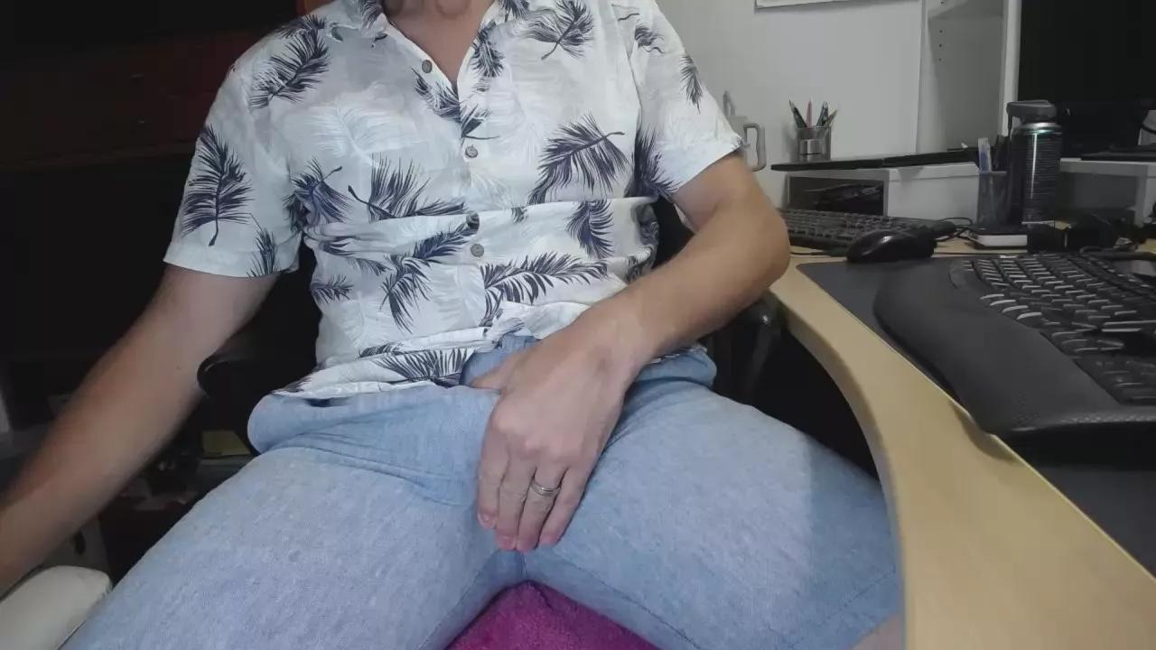 Offline duderuhornyx on Cam4